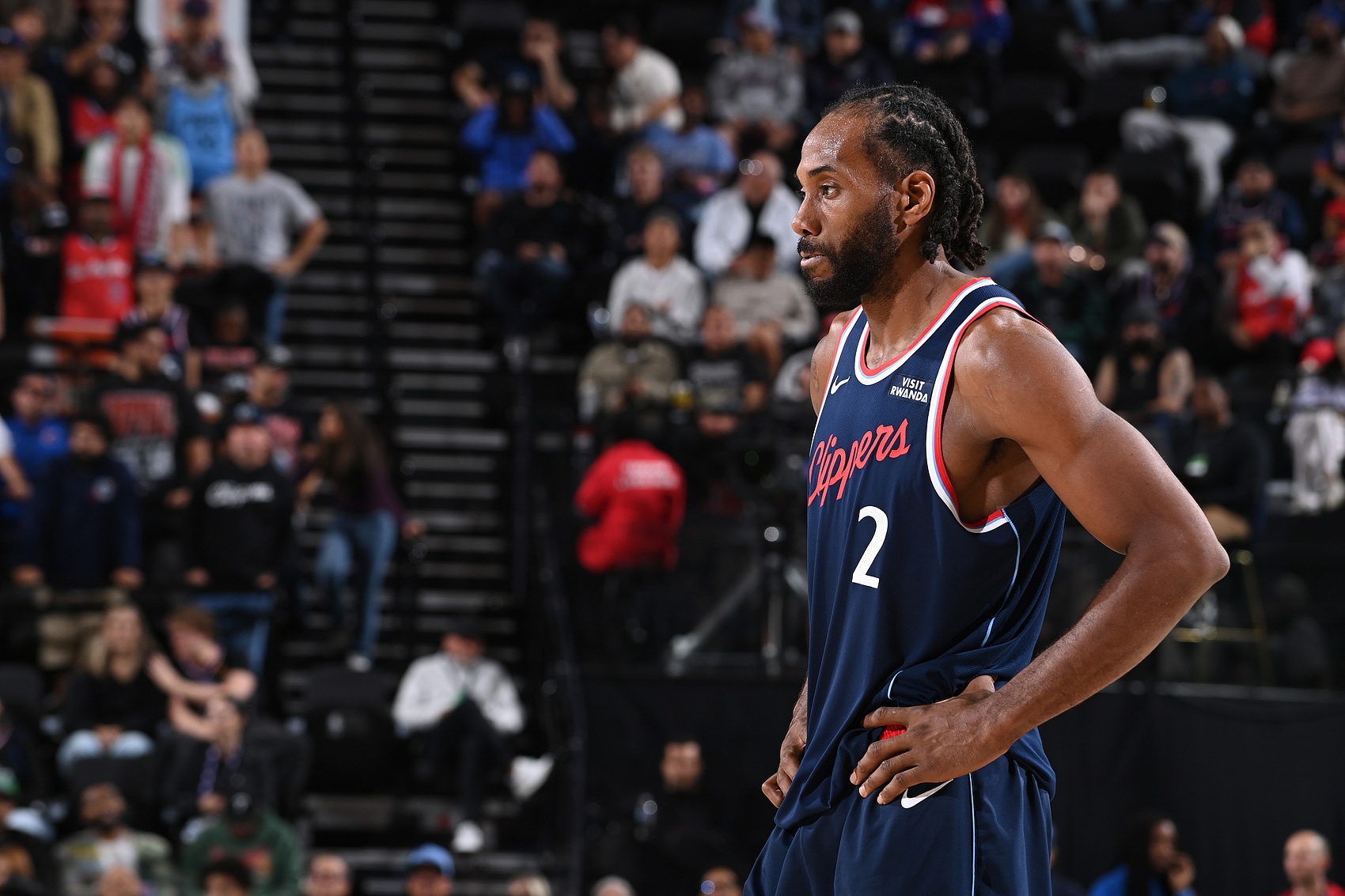 乐鱼体育-大打对攻！第三节伦纳德8中6轰下19分 拉梅洛·鲍尔9中5拿到13分