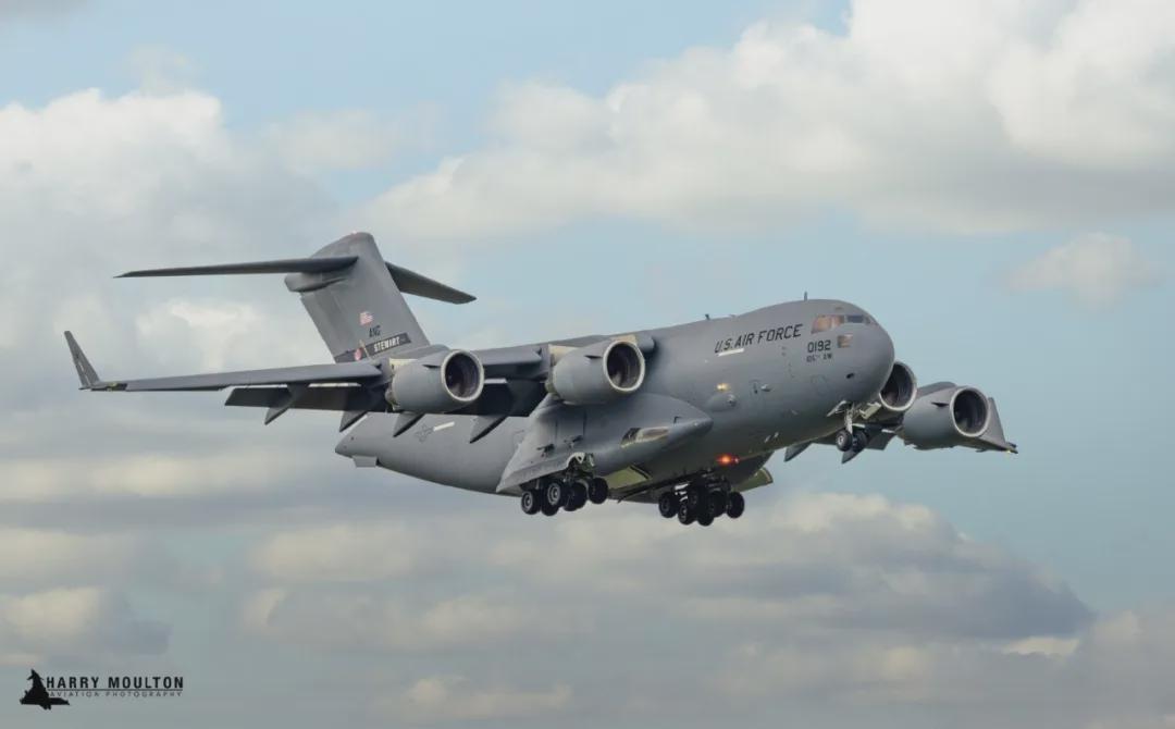 乐鱼体育app-春节高危窗口，美军布下杀局！伊朗迎来关键援军，运-20驰援伊朗